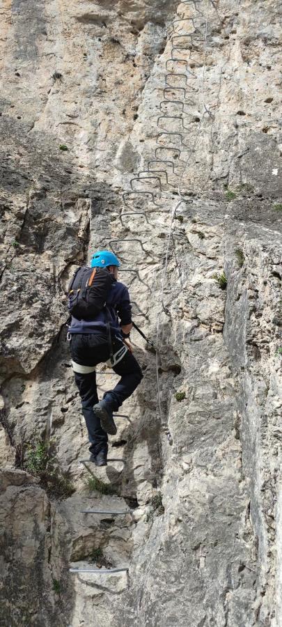 Hotel Rio Escabas, Serrania De Cuenca Canamares ภายนอก รูปภาพ