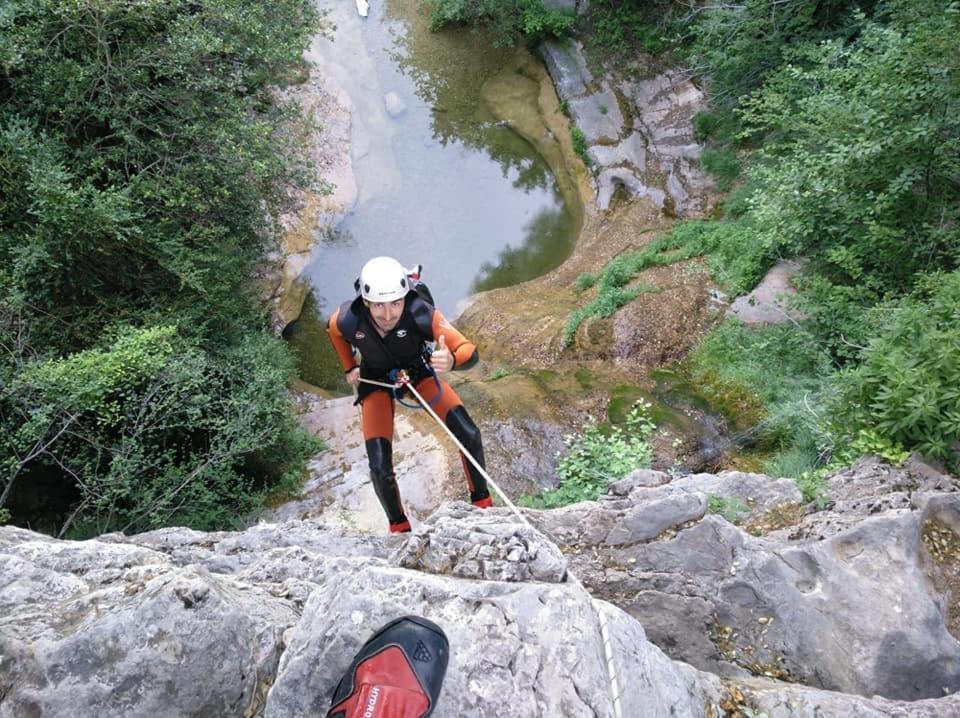 Hotel Rio Escabas, Serrania De Cuenca Canamares ภายนอก รูปภาพ